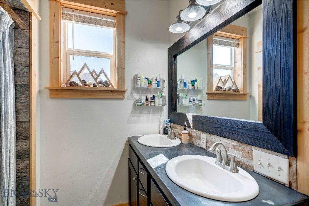 1543 Powers Boulevard, Belgrade MT 59714