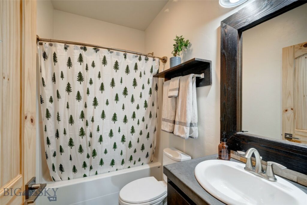 1543 Powers Boulevard, Belgrade MT 59714