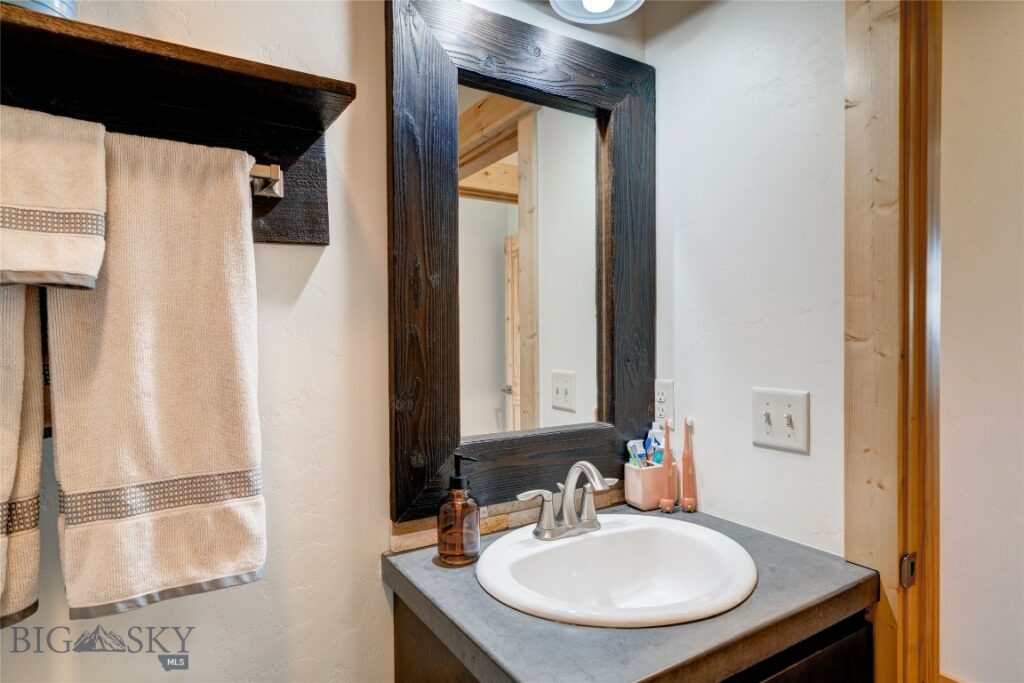 1543 Powers Boulevard, Belgrade MT 59714