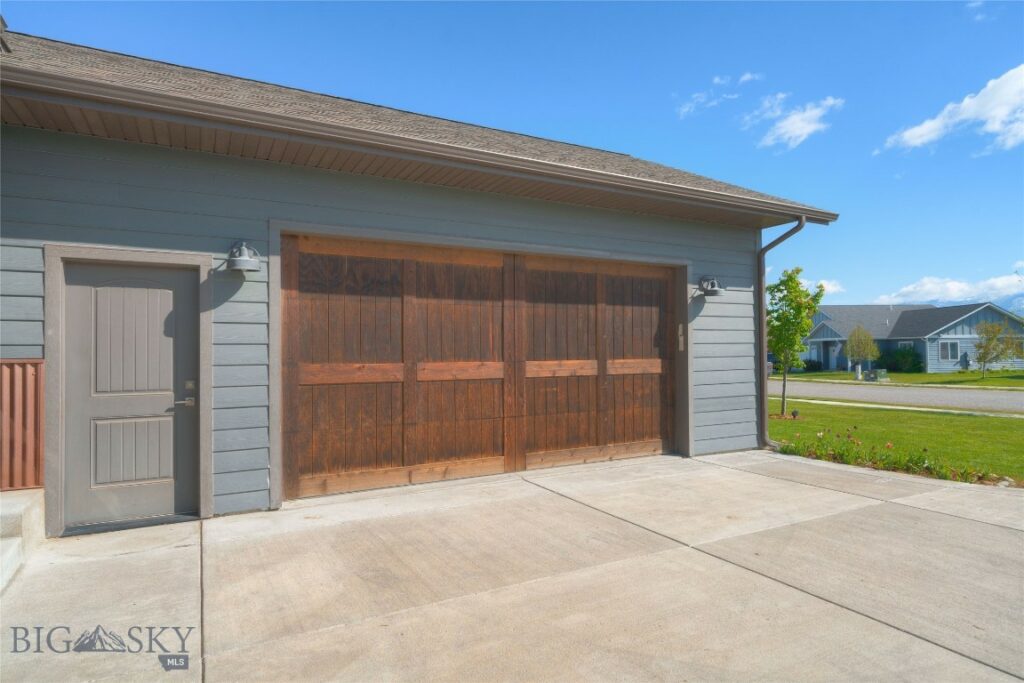 1543 Powers Boulevard, Belgrade MT 59714