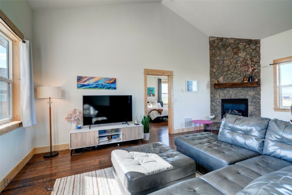 1543 Powers Boulevard, Belgrade MT 59714