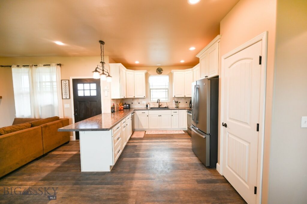 948 Flanders Creek Avenue, Bozeman MT 59718