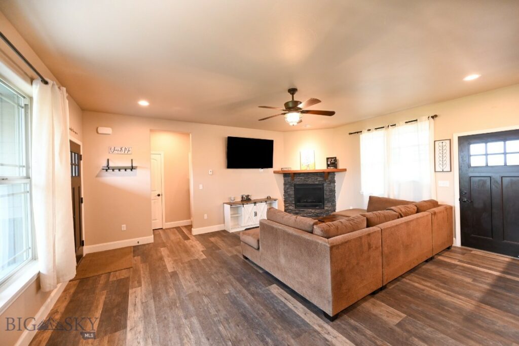 948 Flanders Creek Avenue, Bozeman MT 59718