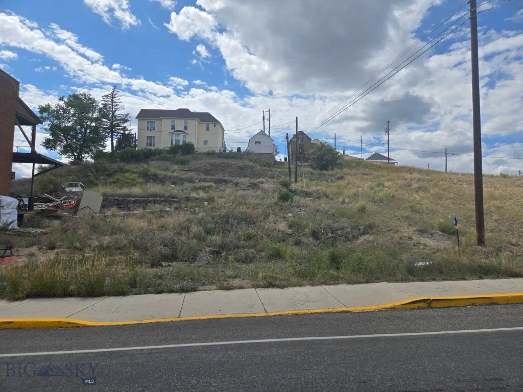 16 Wally D Lane, Belgrade MT 59714