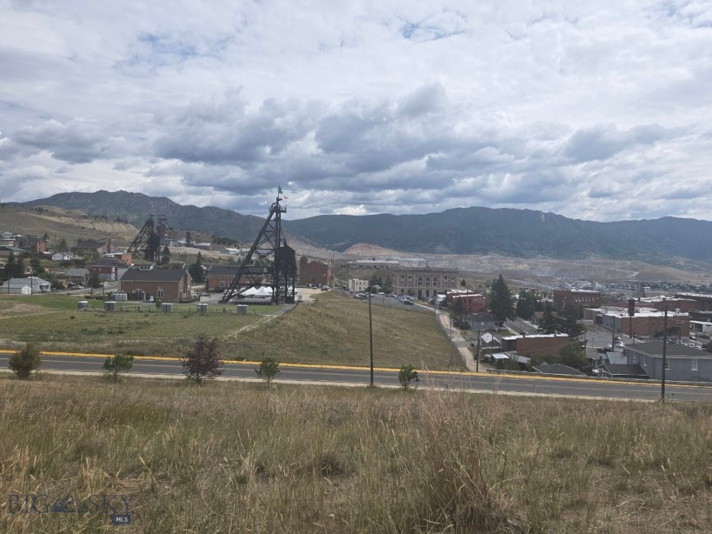 16 Wally D Lane, Belgrade MT 59714