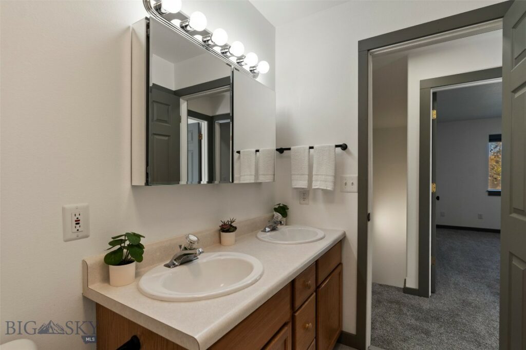 3302 Laredo Drive, Bozeman MT 59718