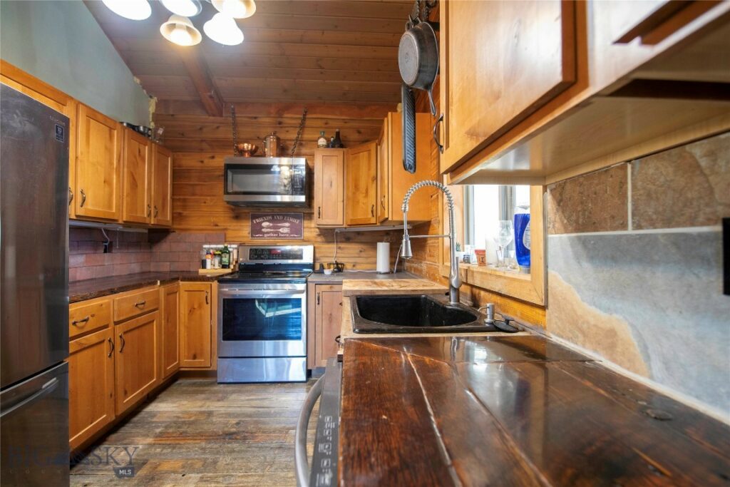 3825 Equestrian Lane, Bozeman MT 59718