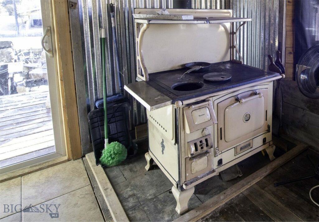 3825 Equestrian Lane, Bozeman MT 59718