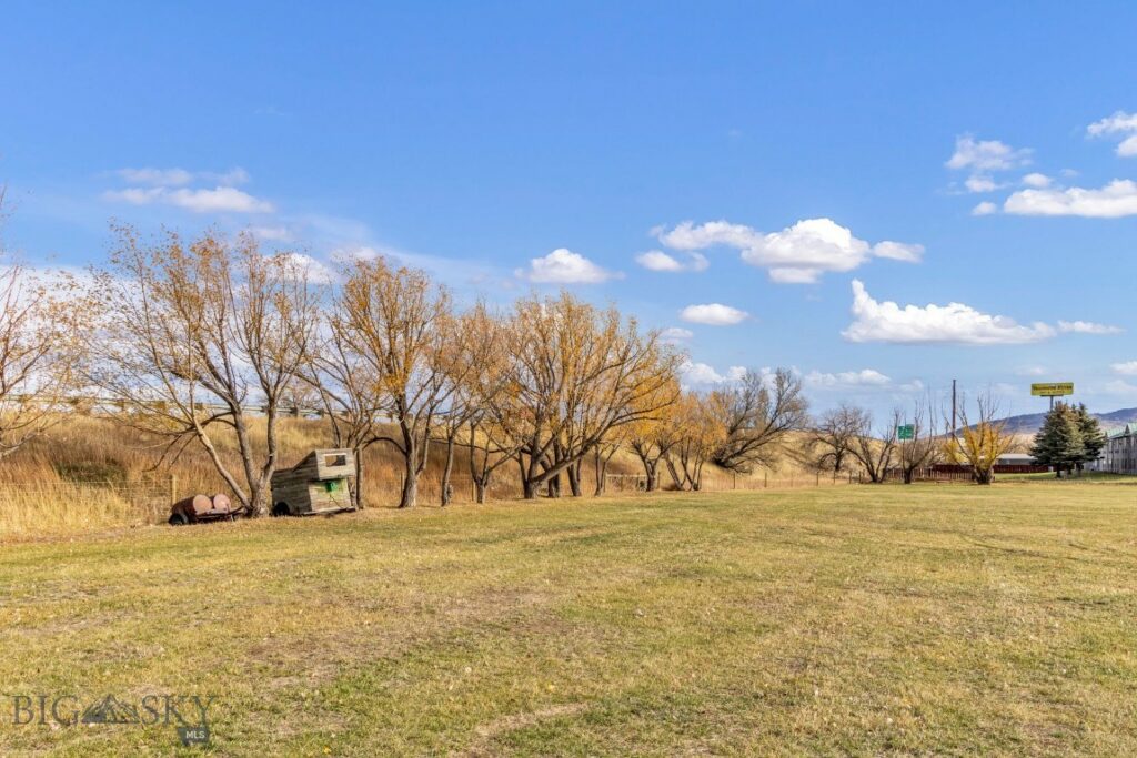 16 Loves Lane, Livingston MT 59047