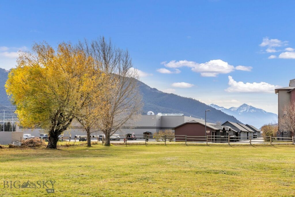 16 Loves Lane, Livingston MT 59047