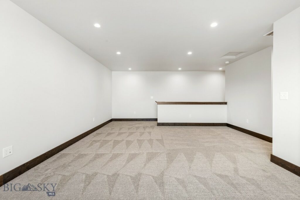 16 Moosejaw Drive, Bozeman MT 59718