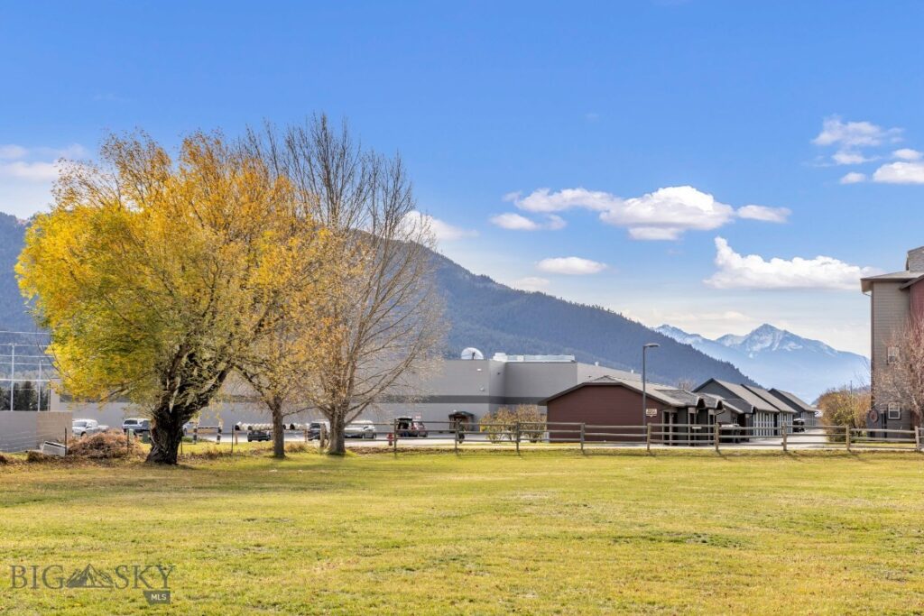 16 Loves Lane, Livingston MT 59047