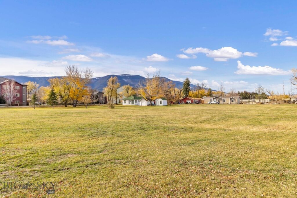 16 Loves Lane, Livingston MT 59047