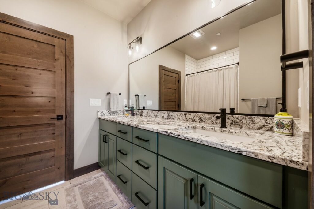 16 Tight Loop Drive, Bozeman MT 59718