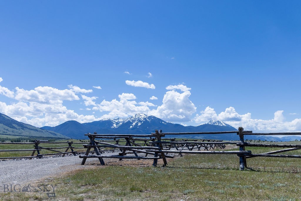 16 Wilson Road, Livingston MT 59047