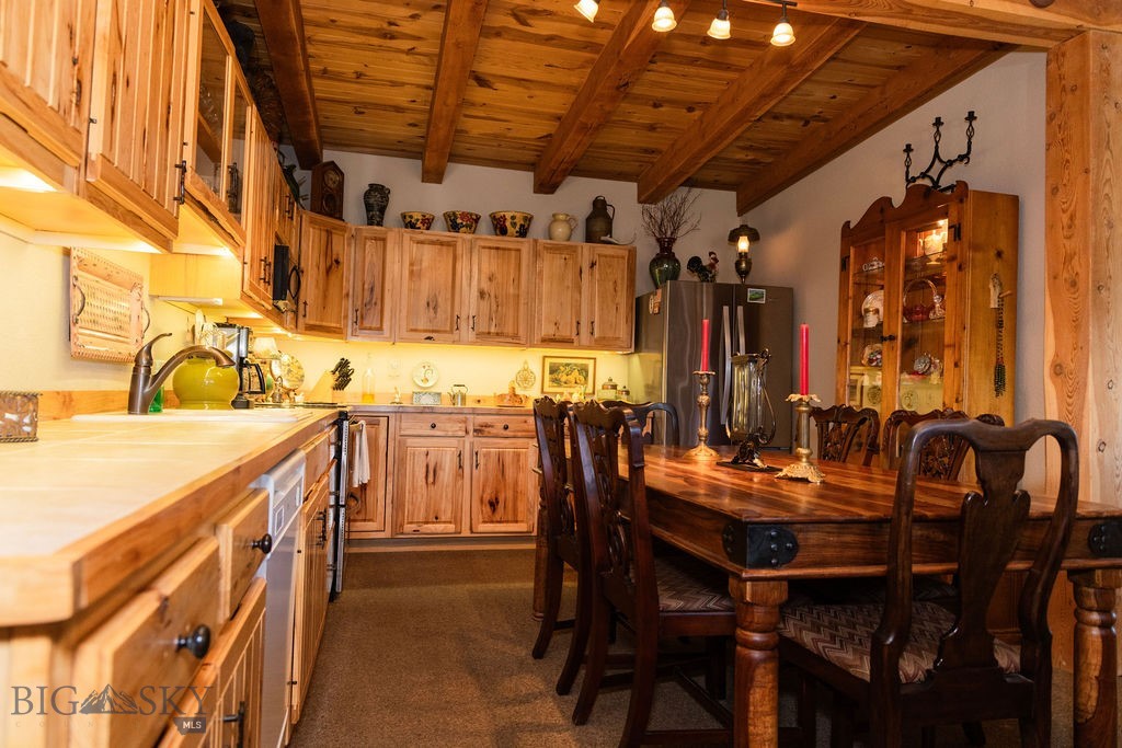 16 Wilson Road, Livingston MT 59047