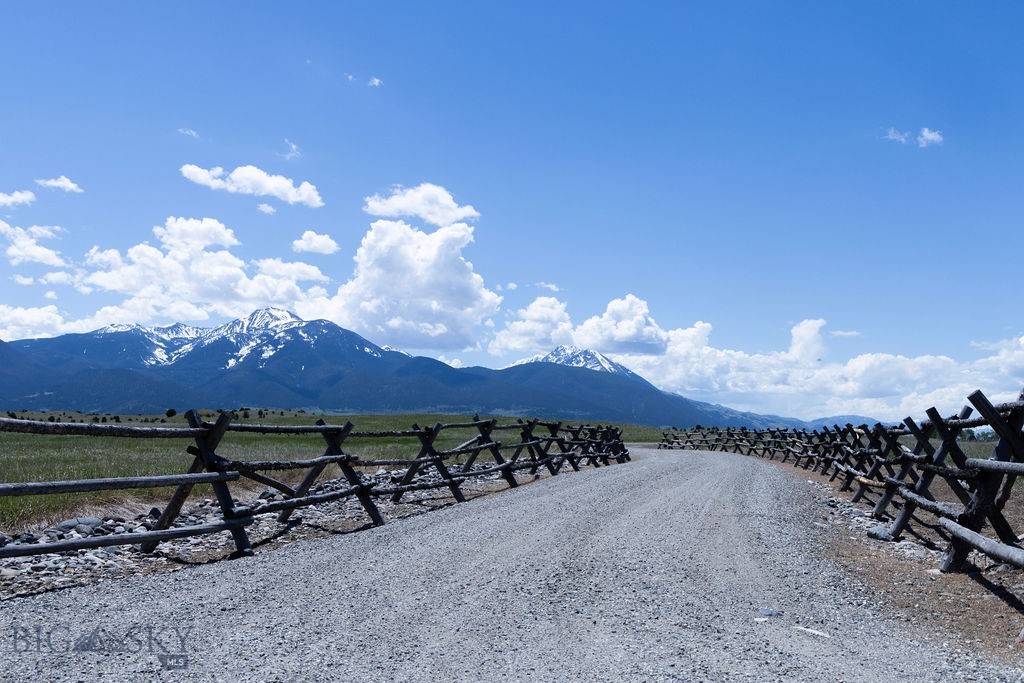 16 Wilson Road, Livingston MT 59047