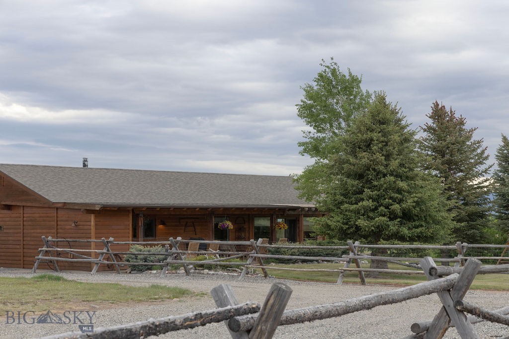 16 Wilson Road, Livingston MT 59047