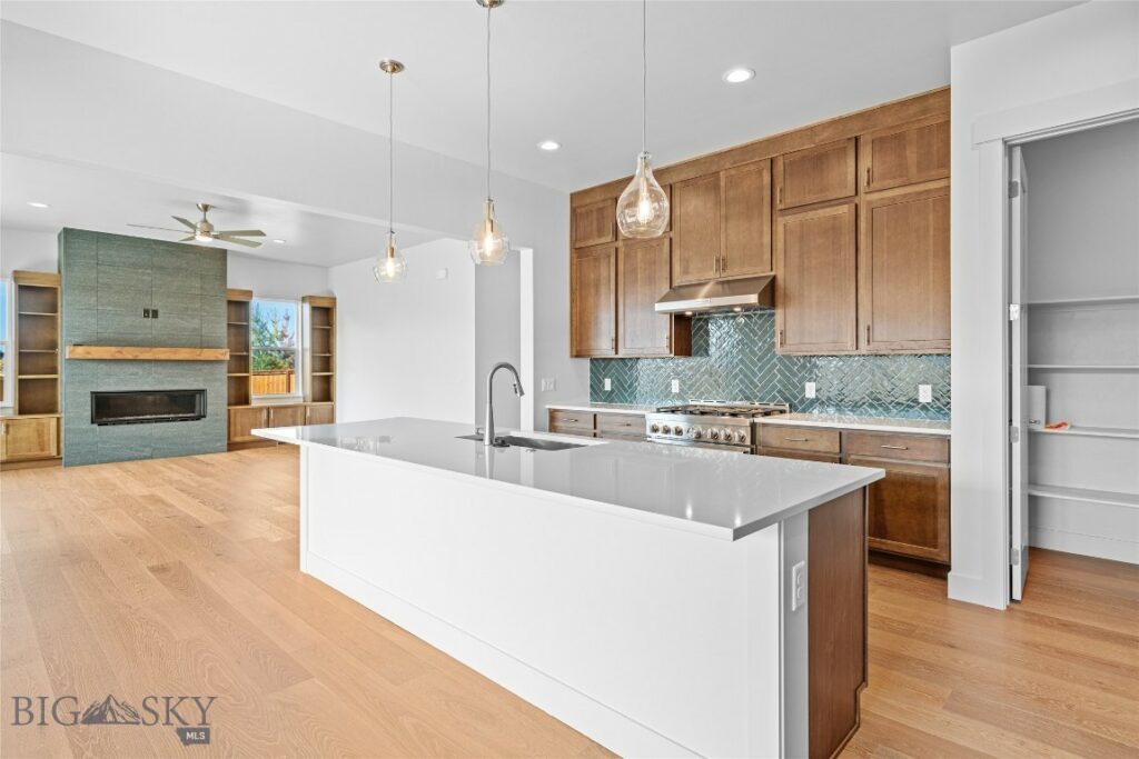 1602 Beeker Lane, Belgrade MT 59714