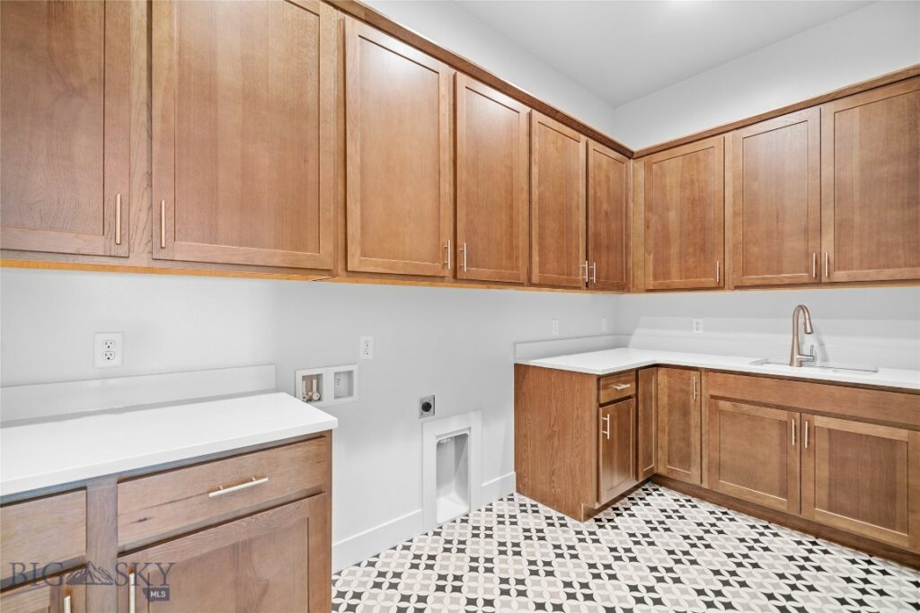 1602 Beeker Lane, Belgrade MT 59714