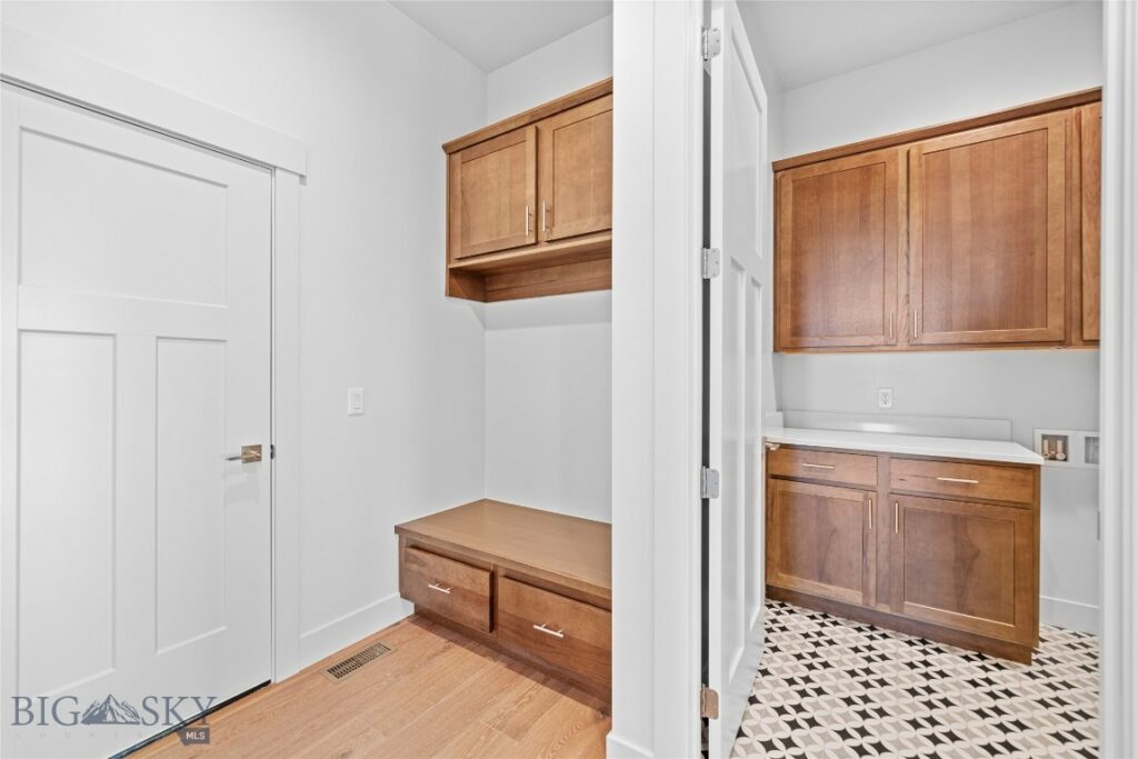 1602 Beeker Lane, Belgrade MT 59714