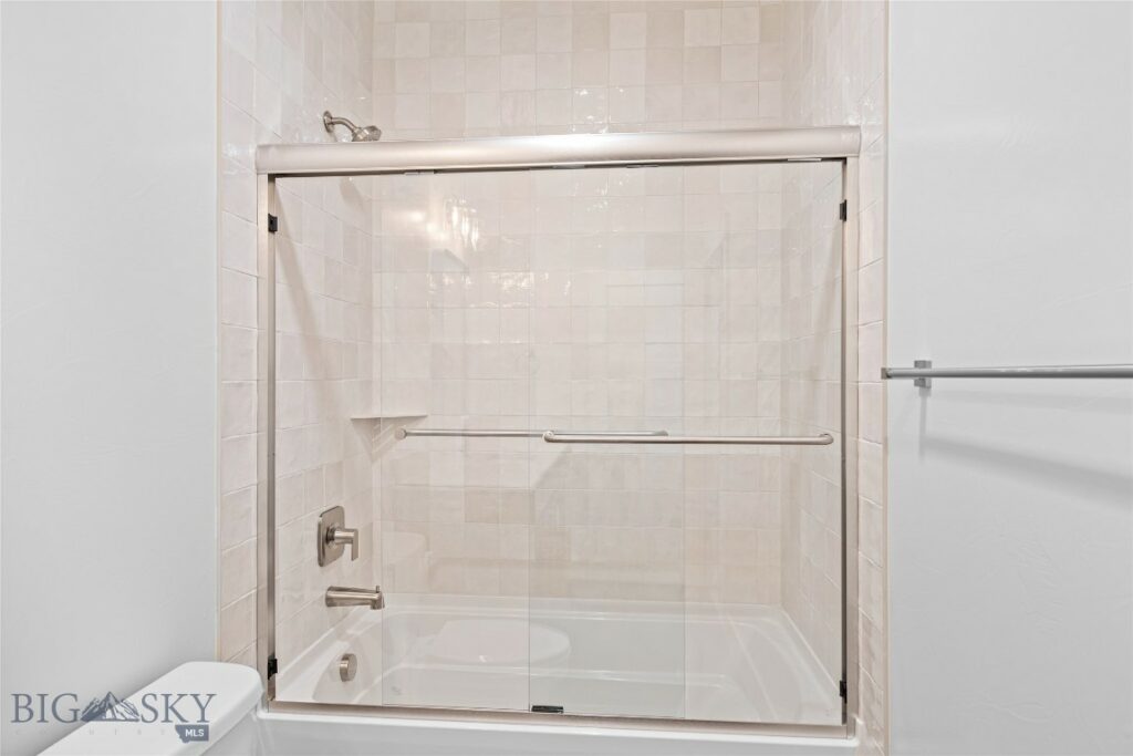 1602 Beeker Lane, Belgrade MT 59714