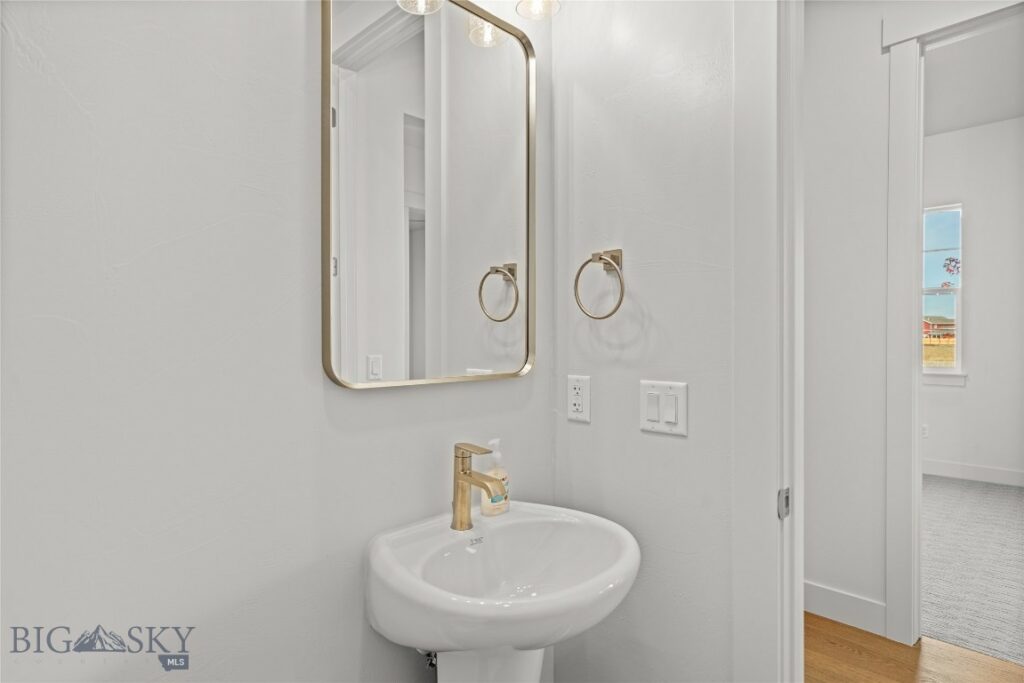 1602 Beeker Lane, Belgrade MT 59714