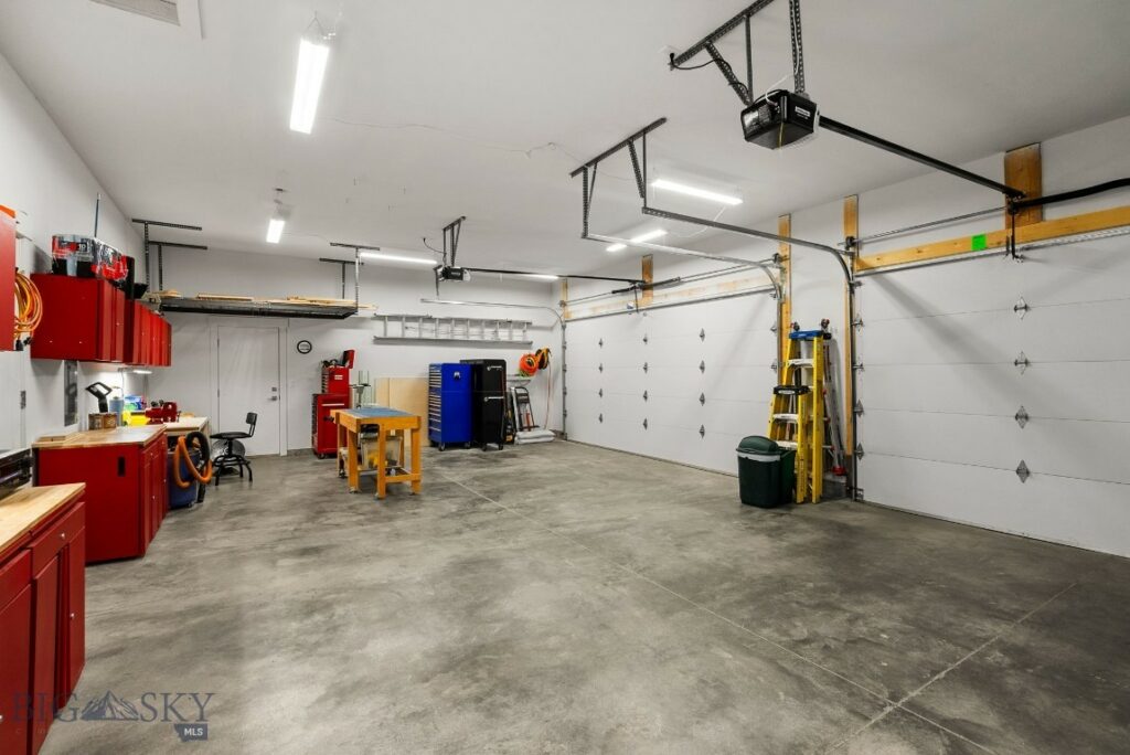 1604 Kit Carson Circle, Belgrade MT 59714