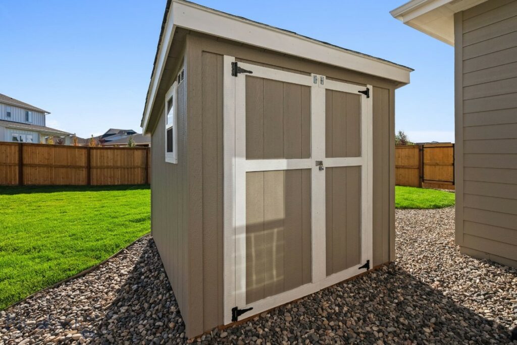 1604 Kit Carson Circle, Belgrade MT 59714