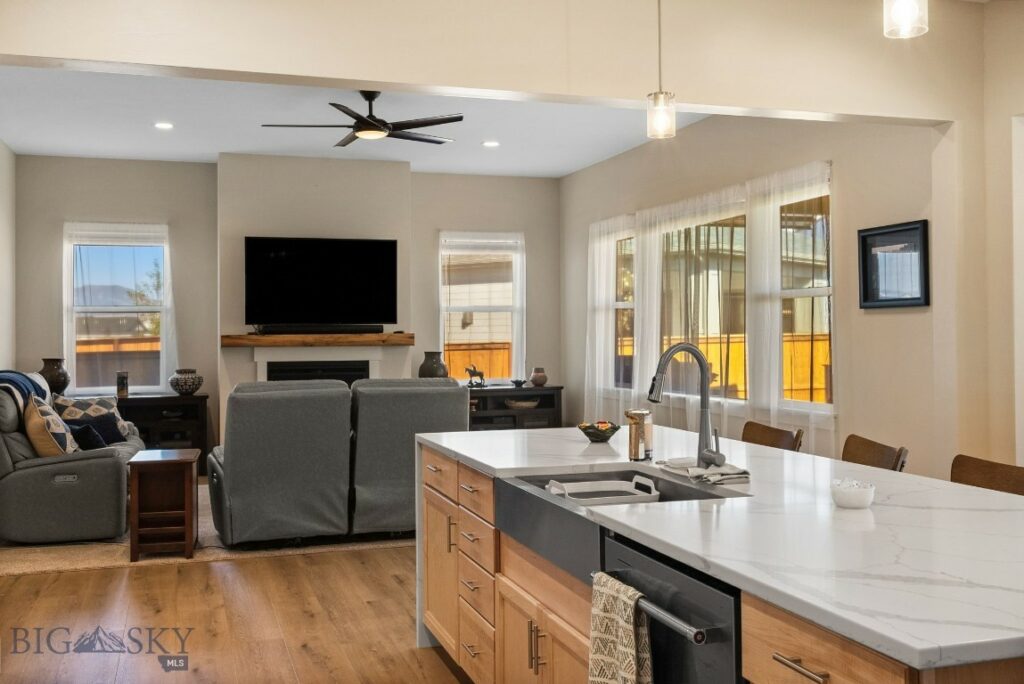 1604 Kit Carson Circle, Belgrade MT 59714