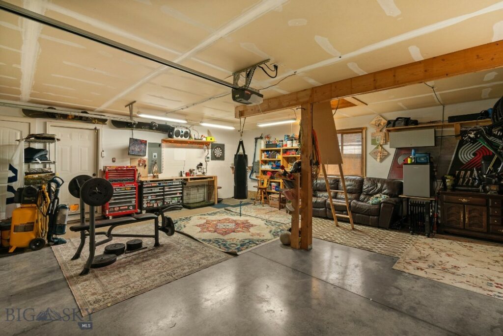 1611 Powers, Belgrade MT 59714