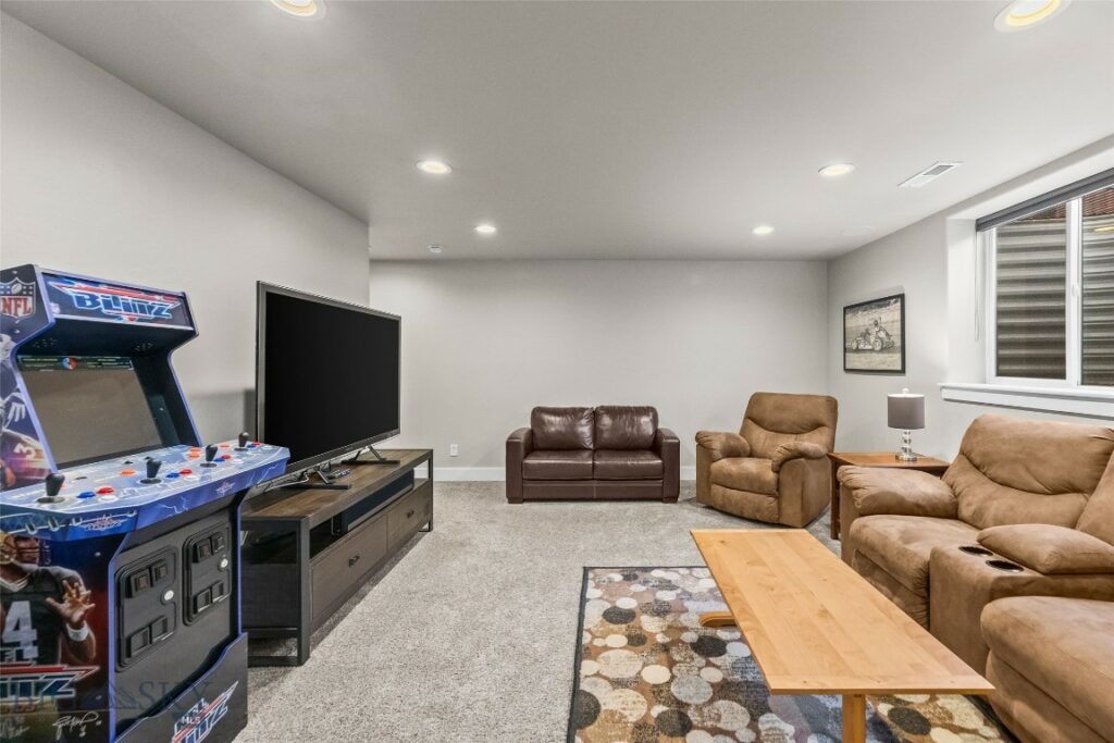 1613 Drummond Boulevard, Belgrade MT 59714