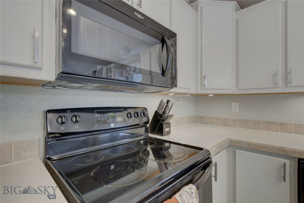 169 Tulip Avenue, Belgrade MT 59714