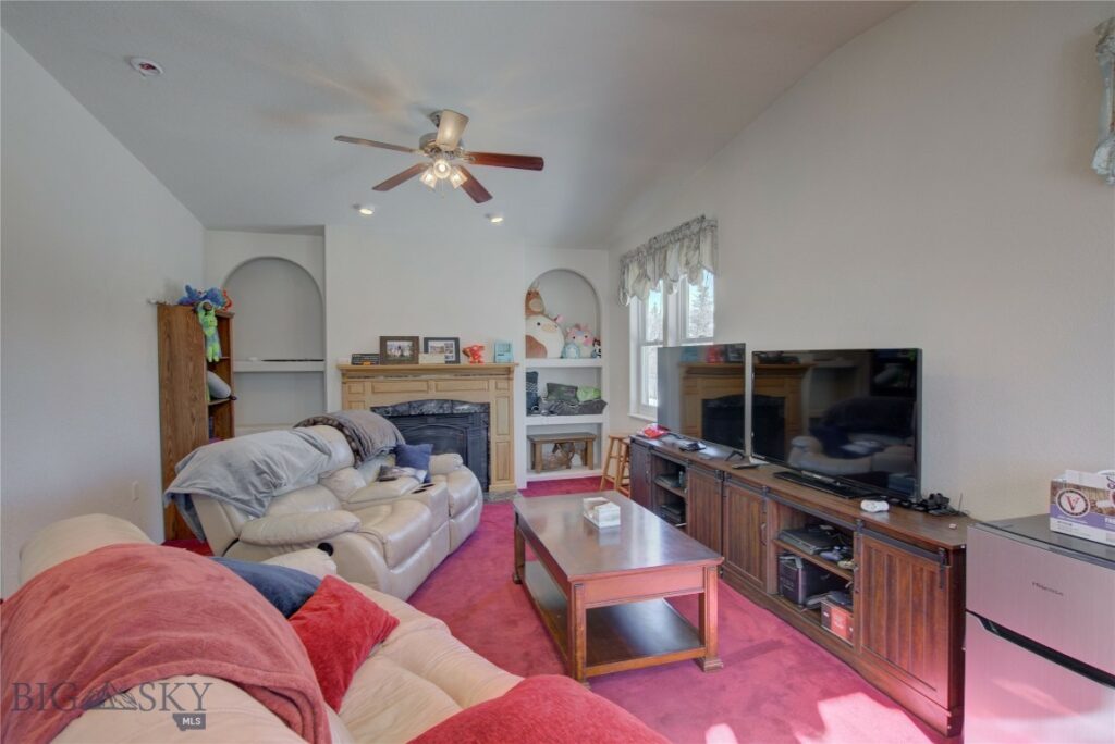 169 Tulip Avenue, Belgrade MT 59714