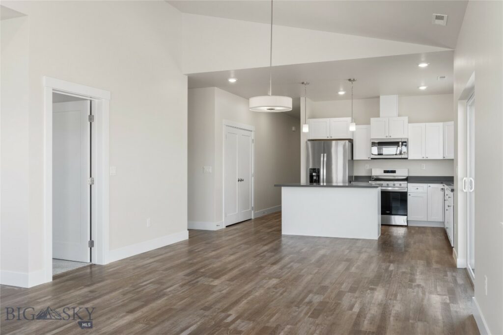 17 N Reliance Ave, Bozeman MT 59718