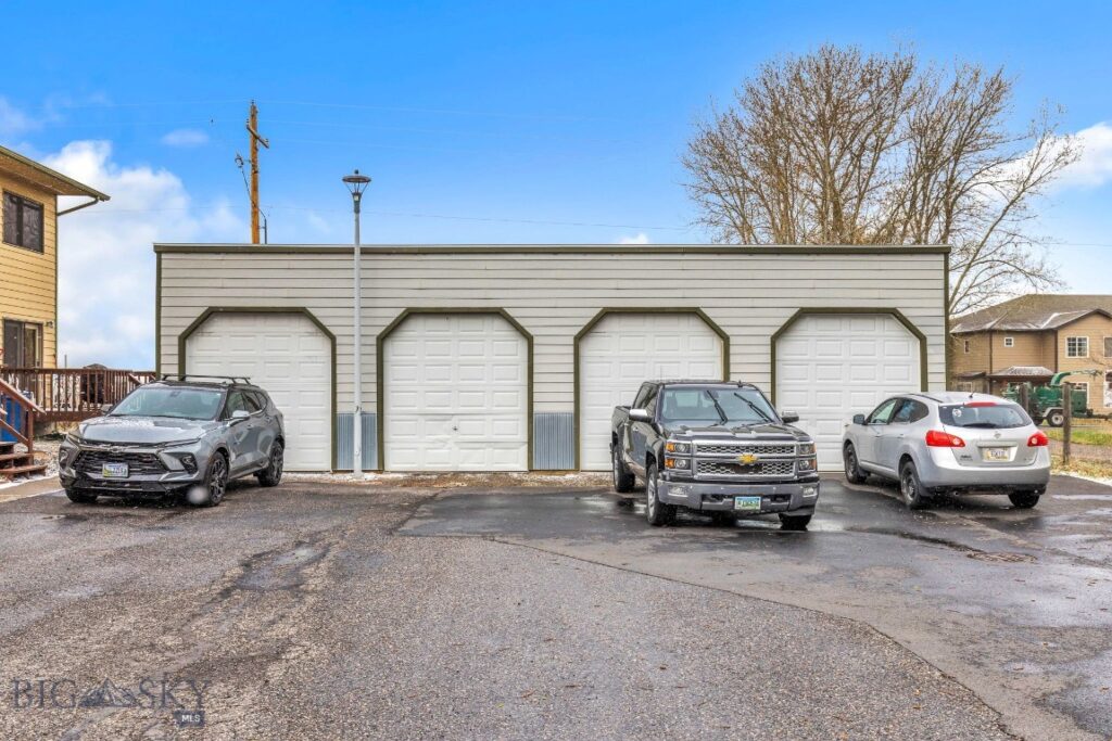 17 Chestnut Grove, Bozeman MT 59718