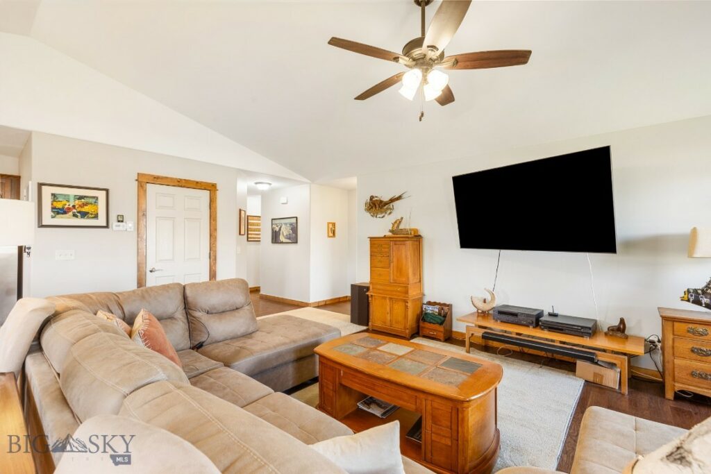 1704 Drummond Boulevard, Belgrade MT 59714