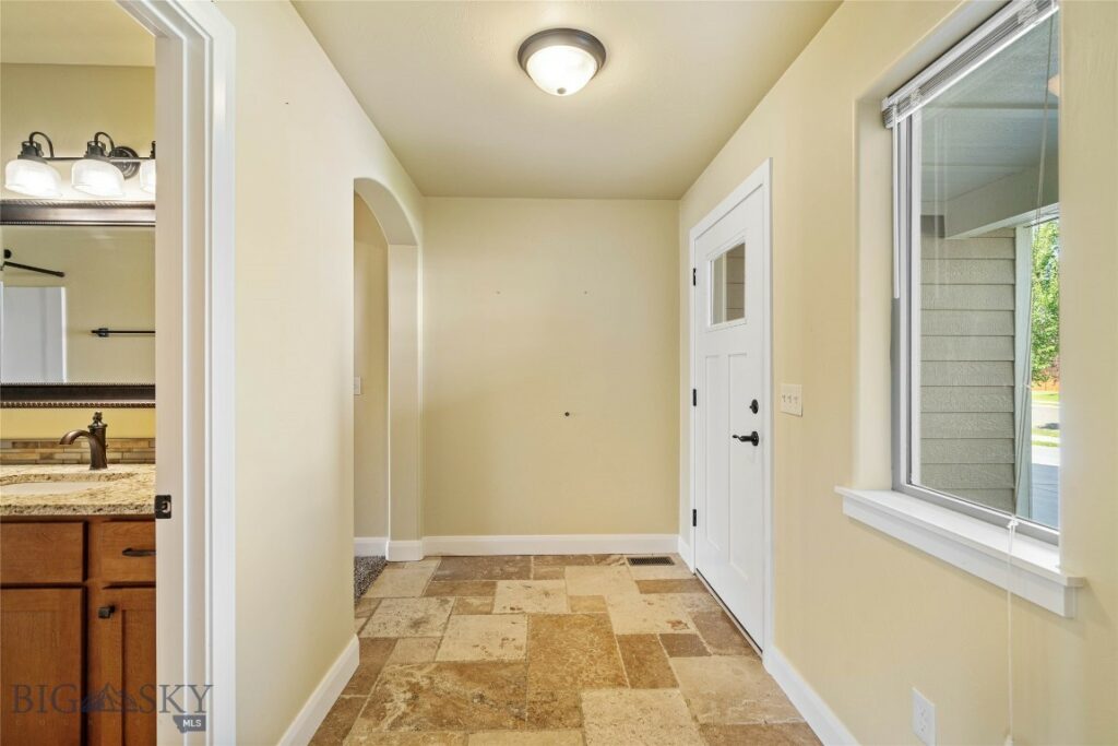 1705 Ingomar Boulevard, Belgrade MT 59714