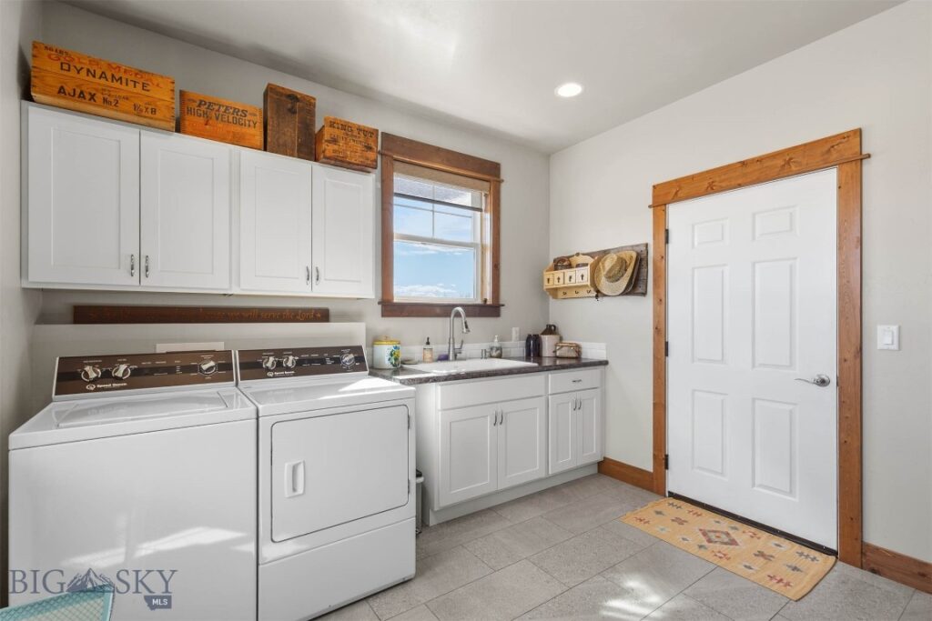 1707 Roundup Boulevard, Belgrade MT 59714
