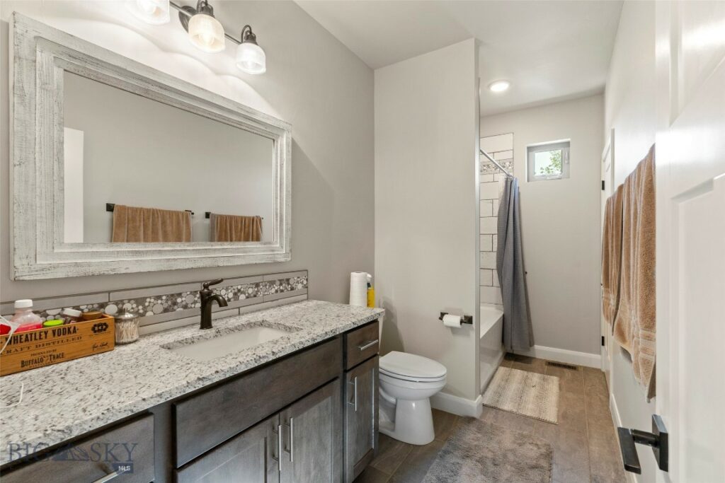 1711 Shelby Avenue, Belgrade MT 59714