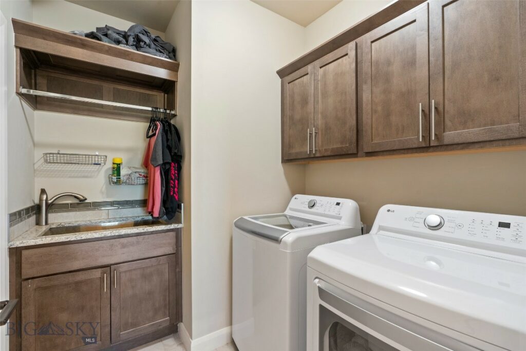 1711 Shelby Avenue, Belgrade MT 59714