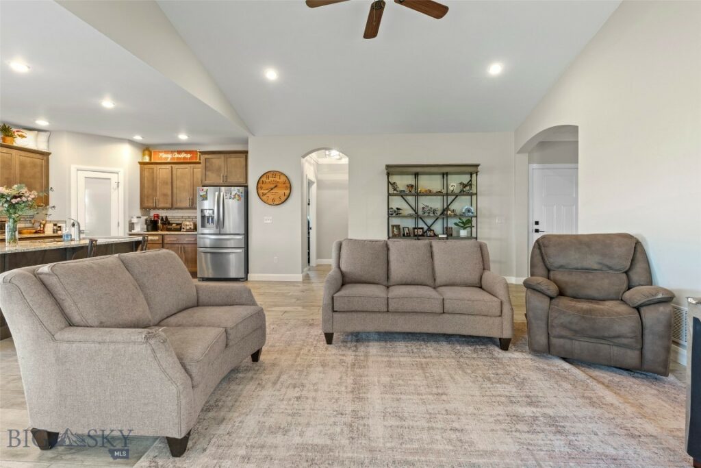1711 Shelby Avenue, Belgrade MT 59714