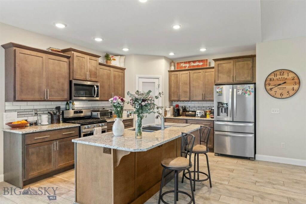 1711 Shelby Avenue, Belgrade MT 59714