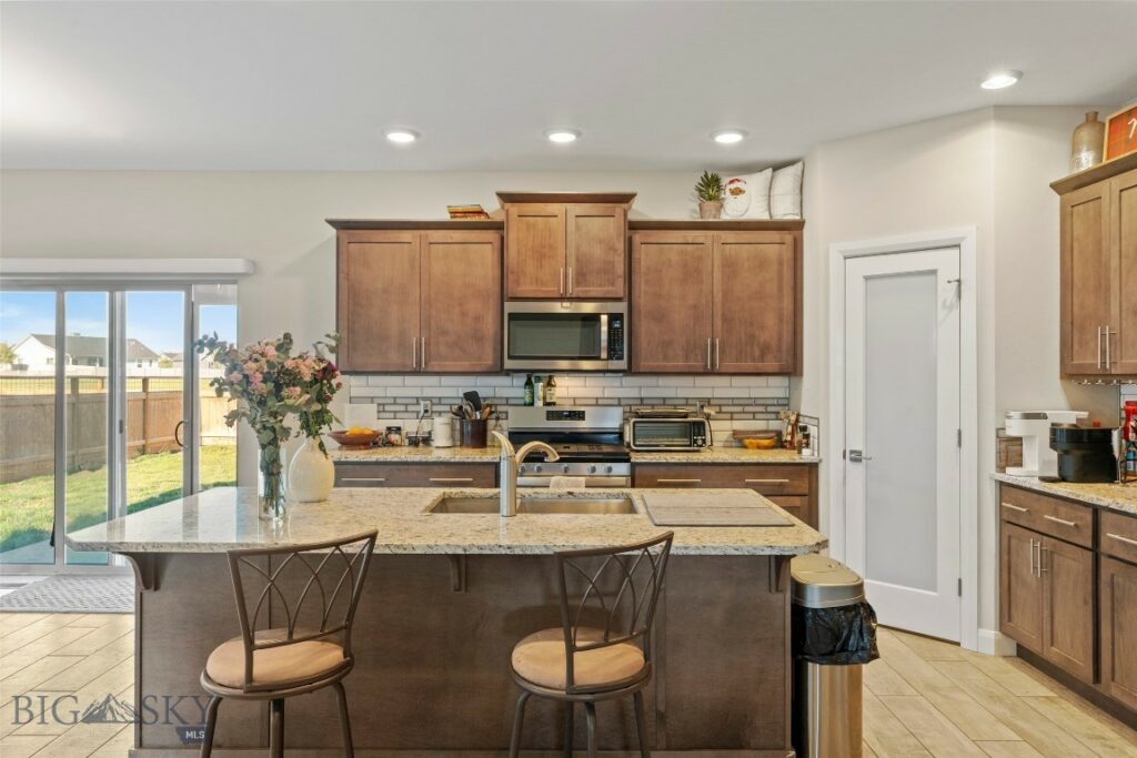 1711 Shelby Avenue, Belgrade MT 59714