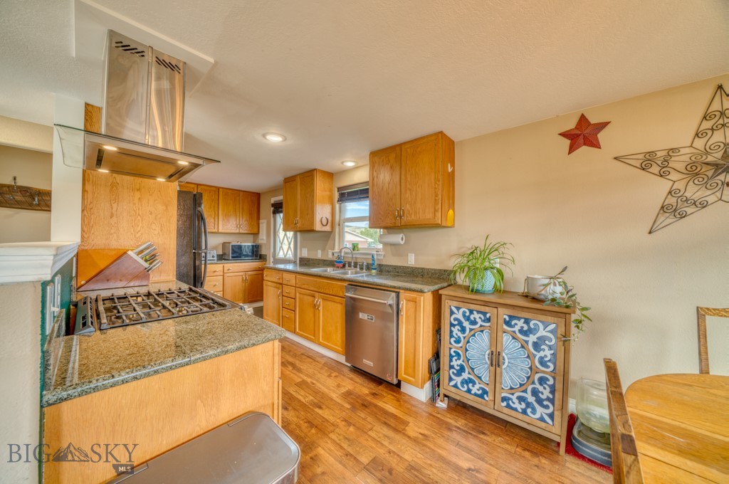 172 Canyon View Drive, Livingston MT 59047