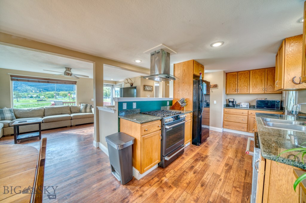 172 Canyon View Drive, Livingston MT 59047
