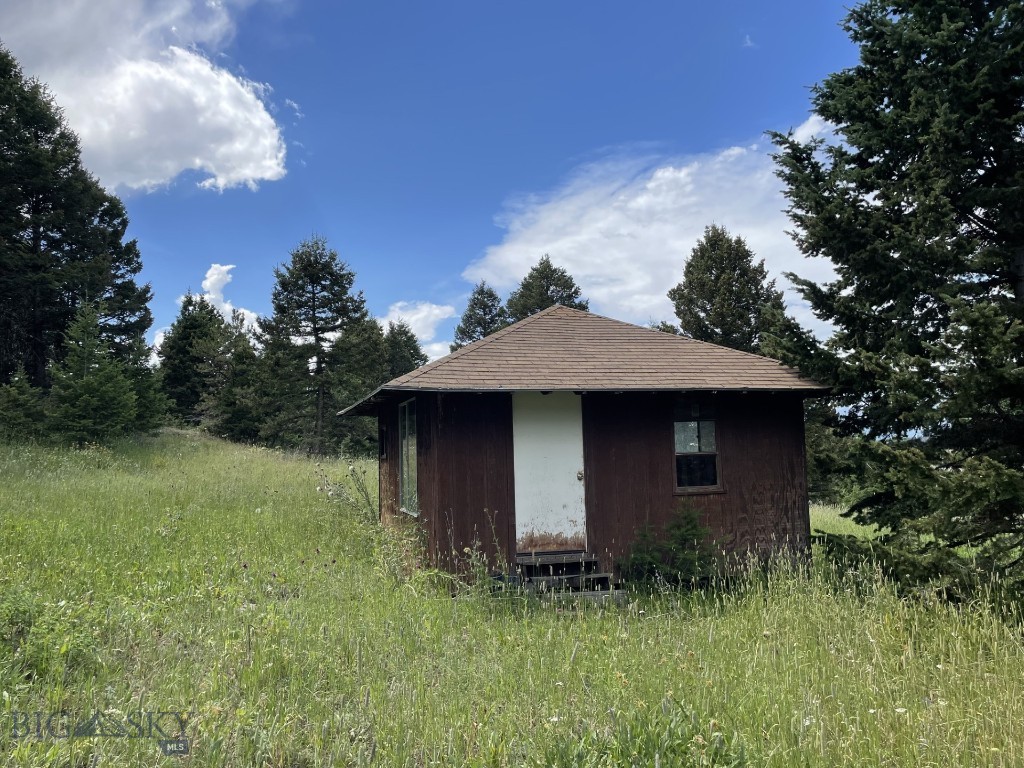18 Blue Camas Road, Bozeman MT 59715