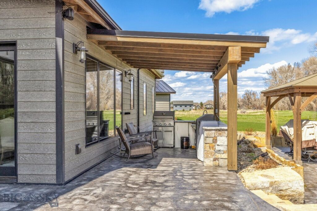 18 Moon Shadow Drive, Bozeman MT 59715
