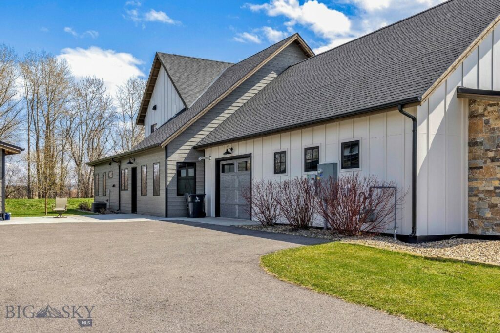 18 Moon Shadow Drive, Bozeman MT 59715
