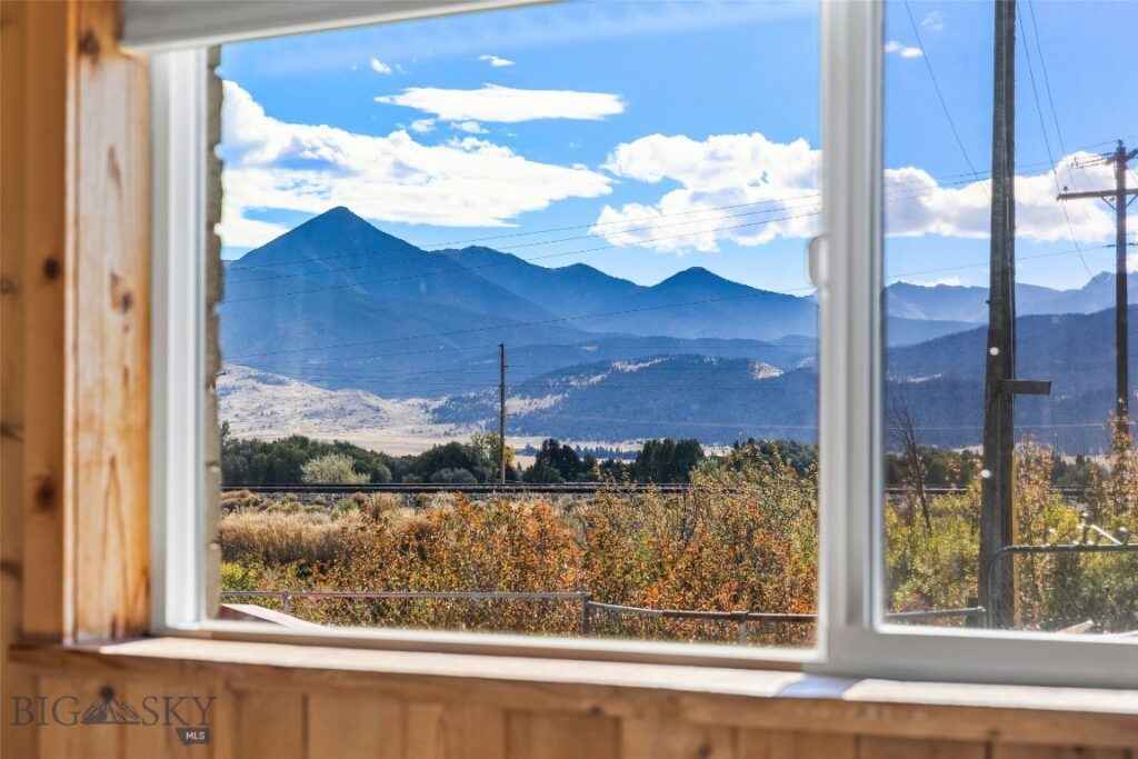 1801 Sun Avenue, Livingston MT 59047